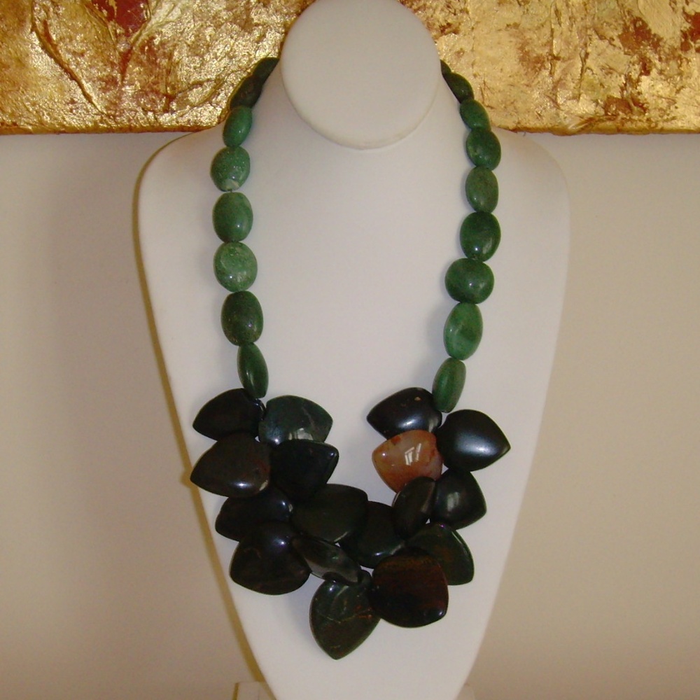 Agate Green Form Necklace